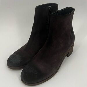 Vince Ruth brown suede booties